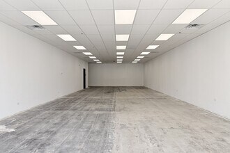 104-192 N Bolingbrook Dr, Bolingbrook, IL for lease Interior Photo- Image 1 of 4