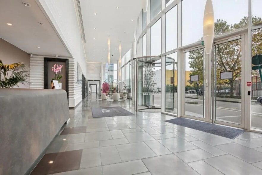 9-11 Rue Du Débarcadère, Colombes for lease - Building Photo - Image 3 of 23