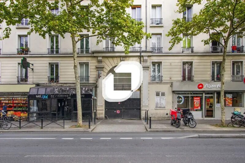 Flex in Aubervilliers for sale Building Photo- Image 1 of 15