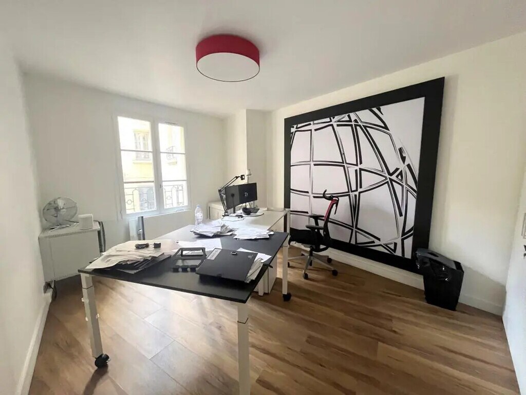 Location Bureaux 55 m² - Photo 1