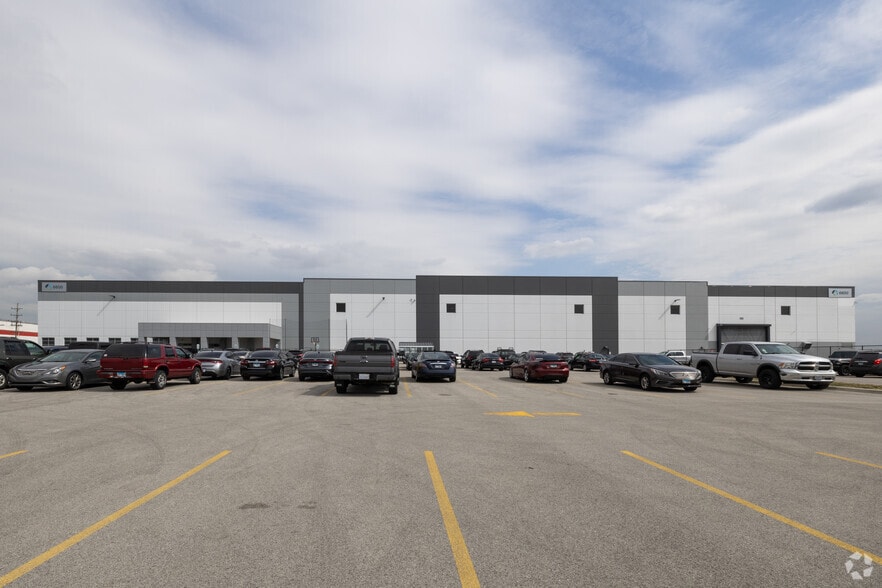 6900 S Central Ave, Bedford Park, IL for lease - Building Photo - Image 3 of 6