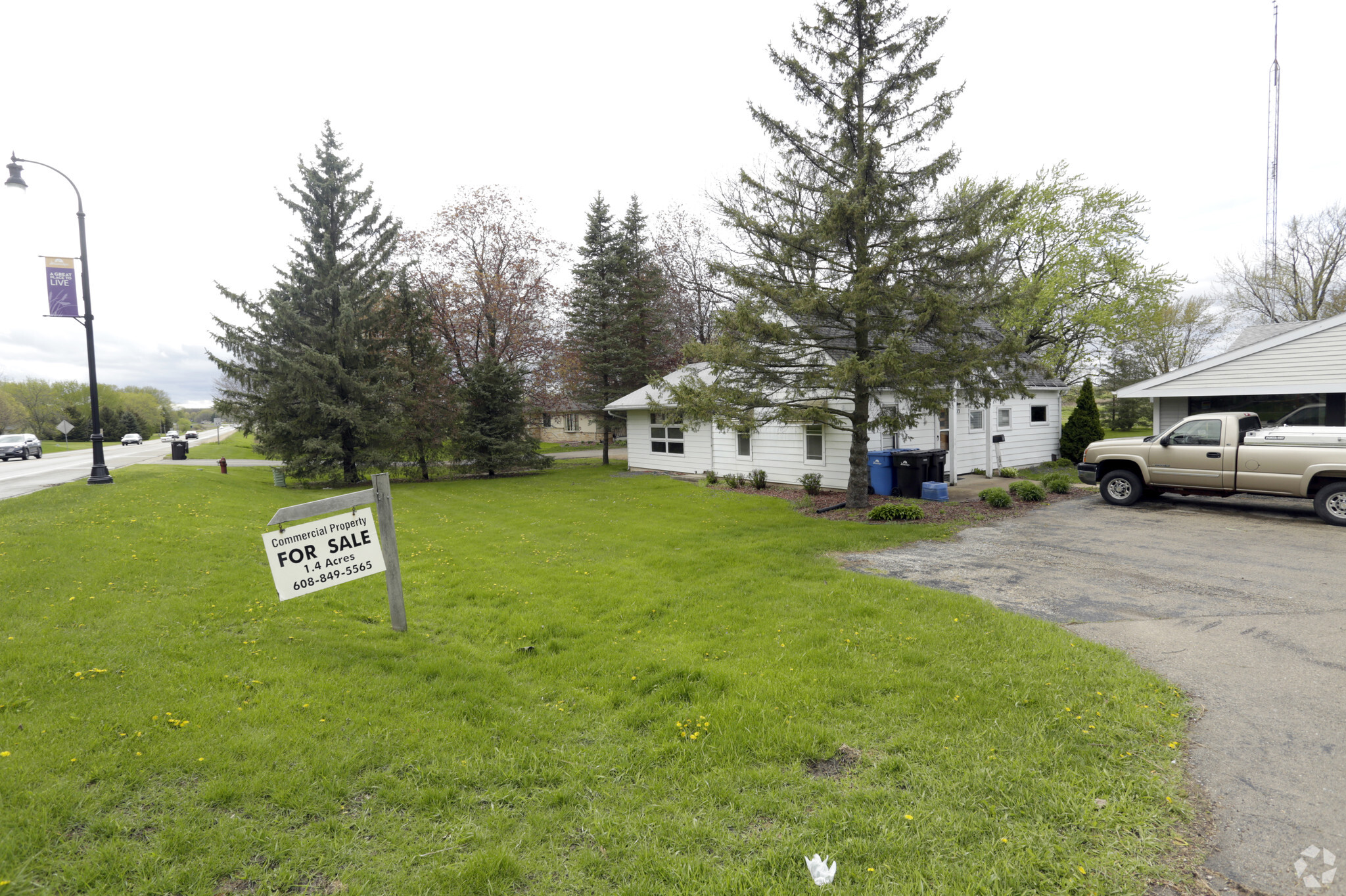 703 W Main St, Waunakee, WI for sale Primary Photo- Image 1 of 1