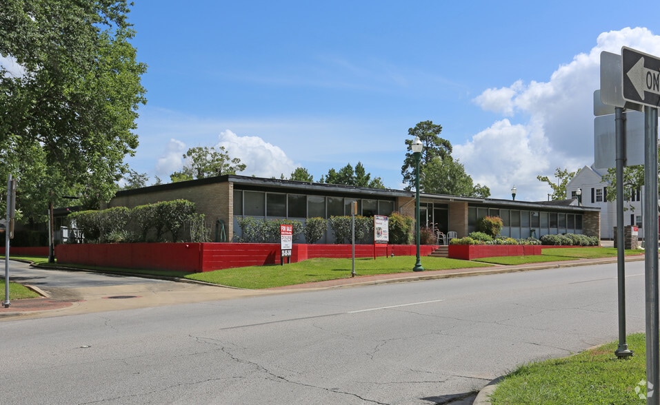 412 W Phillips St, Conroe, TX for sale - Primary Photo - Image 1 of 1