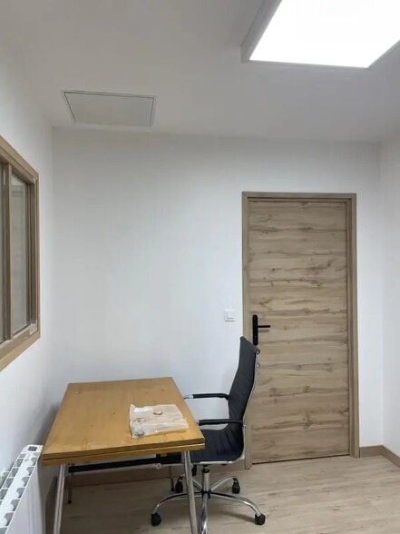 Office in Méteren for lease - Interior Photo - Image 2 of 4