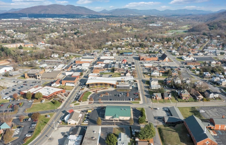 119 E Cleveland Ave, Vinton, VA for lease - Building Photo - Image 3 of 15