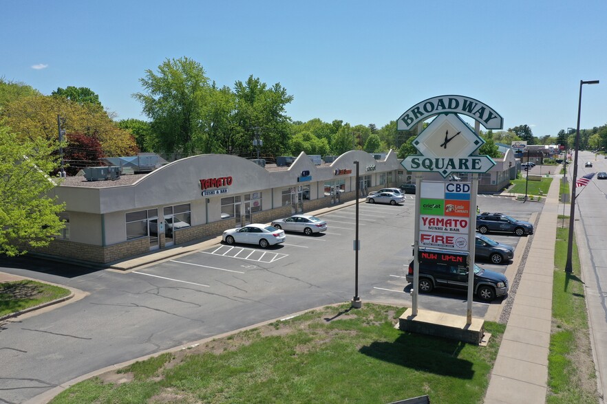 1320 Broadway St N, Menomonie, WI for sale - Building Photo - Image 2 of 3