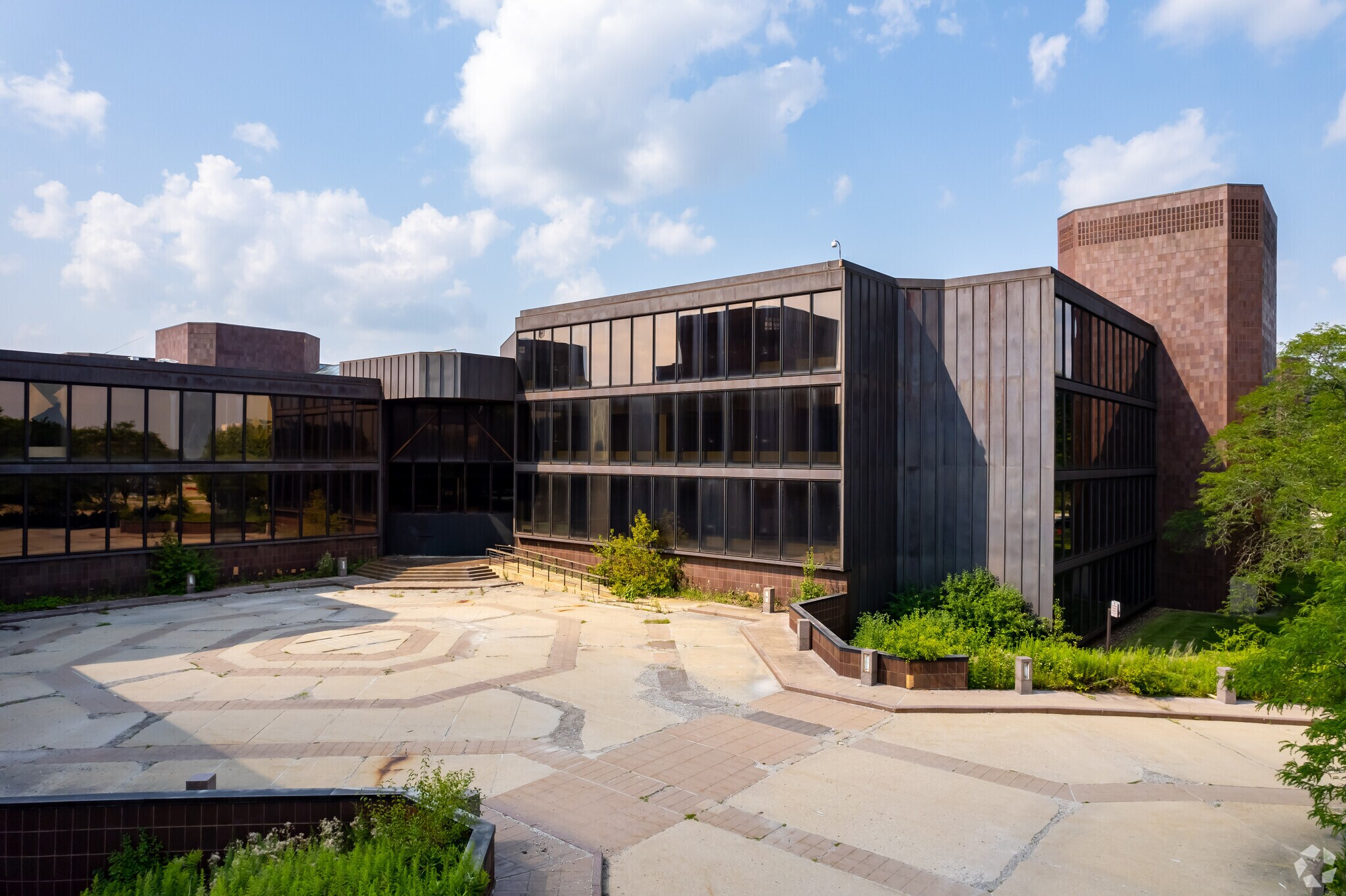 3100 W Big Beaver Rd, Troy, MI for sale Primary Photo- Image 1 of 1