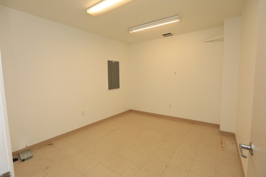 1970 Nw Federal Hwy Stuart Fl 34994 Freestanding Property For 7 000 Sf Of Retail Space Available In Stuart Fl