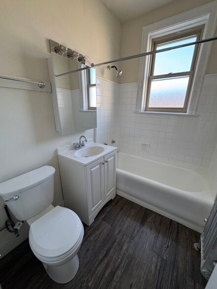 7600-14 S South Shore Dr, Chicago, IL for sale - Building Photo - Image 3 of 17