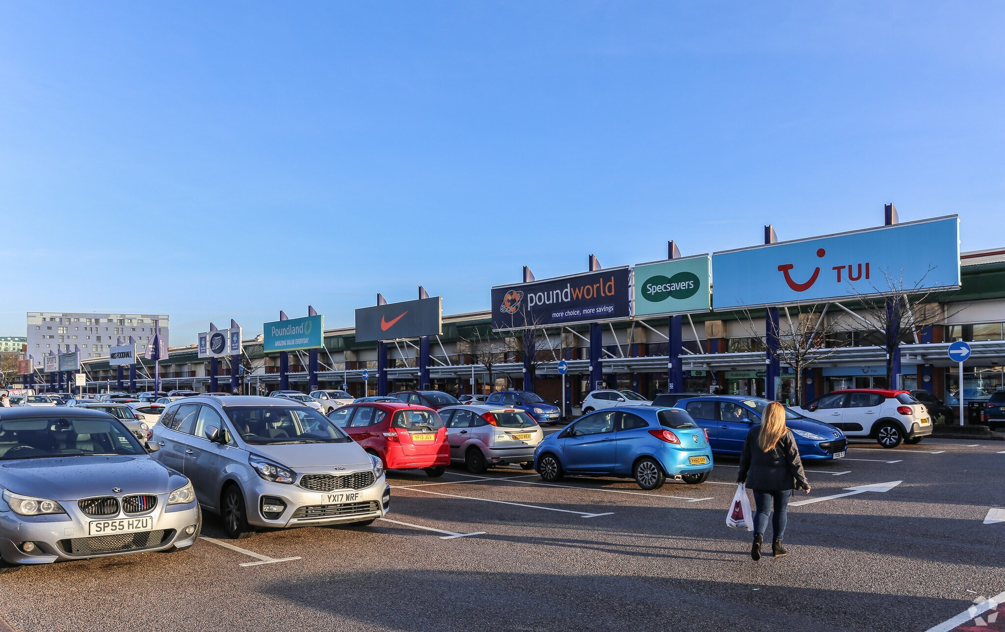 Crown Point Shopping Park Units 1 8 Leeds Shop Retail Storefront For Rent 35 431 Sq Ft