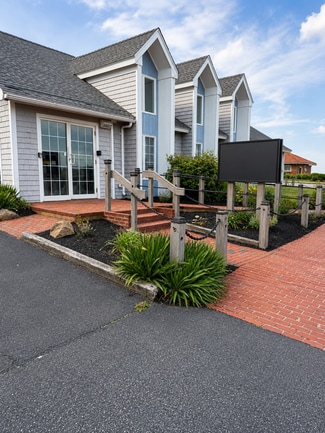 More details for 3 Oak Bluffs Ave, Vineyard Haven, MA - Retail for Sale