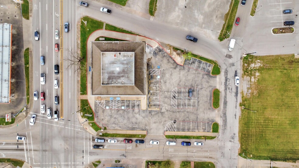 1100 Jackson St, Richmond, TX for sale - Building Photo - Image 2 of 50