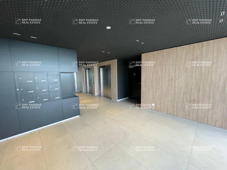 Office in Saint-Herblain for sale - Lobby - Image 3 of 11