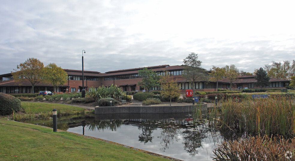 31-49 Caldecotte Lake Dr, Milton Keynes for lease - Building Photo - Image 3 of 8