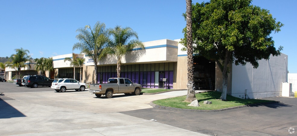 916-930 Fesler St, El Cajon, CA for lease - Building Photo - Image 1 of 4
