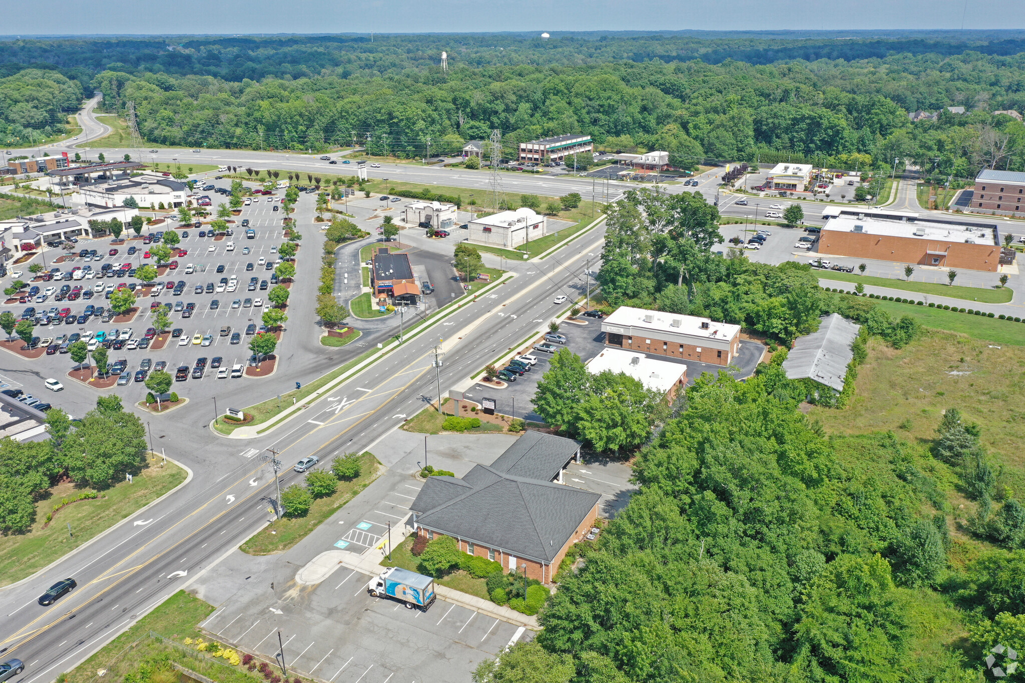 5013-5015 Mackay Rd, Greensboro, NC 27407 - Former Bank Building | LoopNet