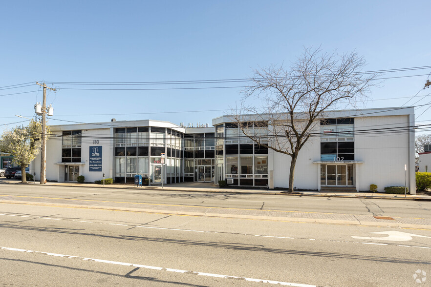 102-114 Jericho Tpke, Floral Park, NY for lease - Building Photo - Image 2 of 5