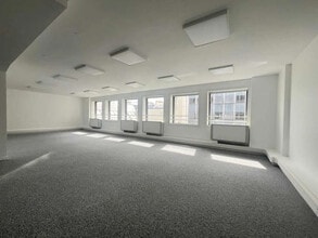 30 Rue Notre-Dame Des Victoires, Paris for lease Interior Photo- Image 1 of 4