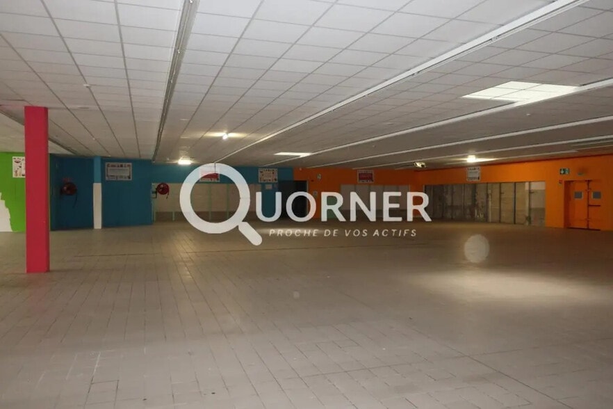 Retail in Reims for lease - Building Photo - Image 3 of 18