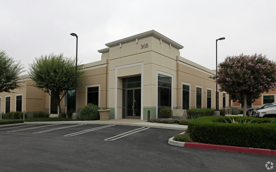 368 E Vanderbilt Way, San Bernardino, CA for lease - Building Photo - Image 2 of 12