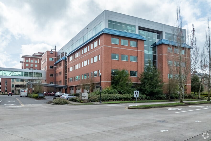 3355 Riverbend Dr, Springfield, OR for lease - Building Photo - Image 2 of 4