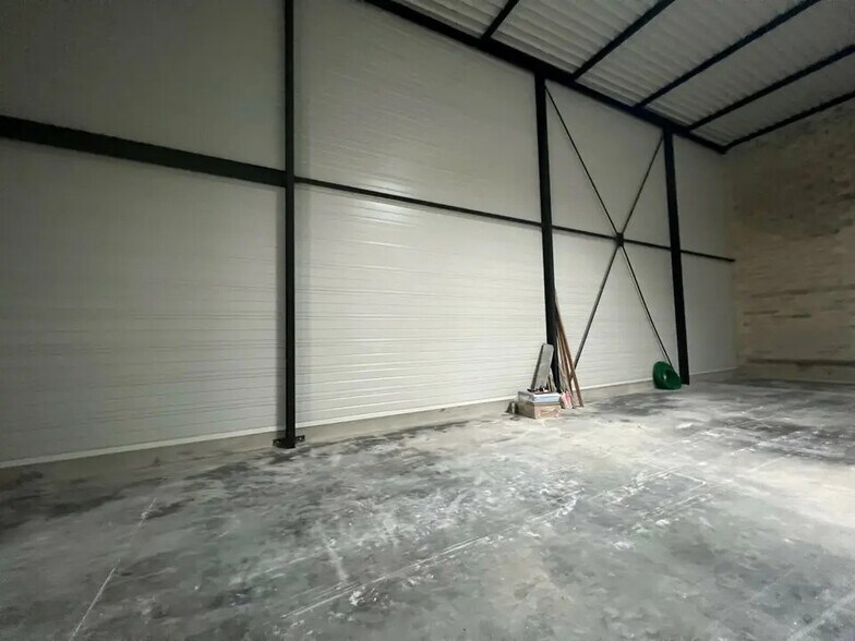 Flex in Serris for sale - Building Photo - Image 1 of 11