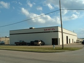 2712 S Rigsbee Dr, Plano TX - Warehouse