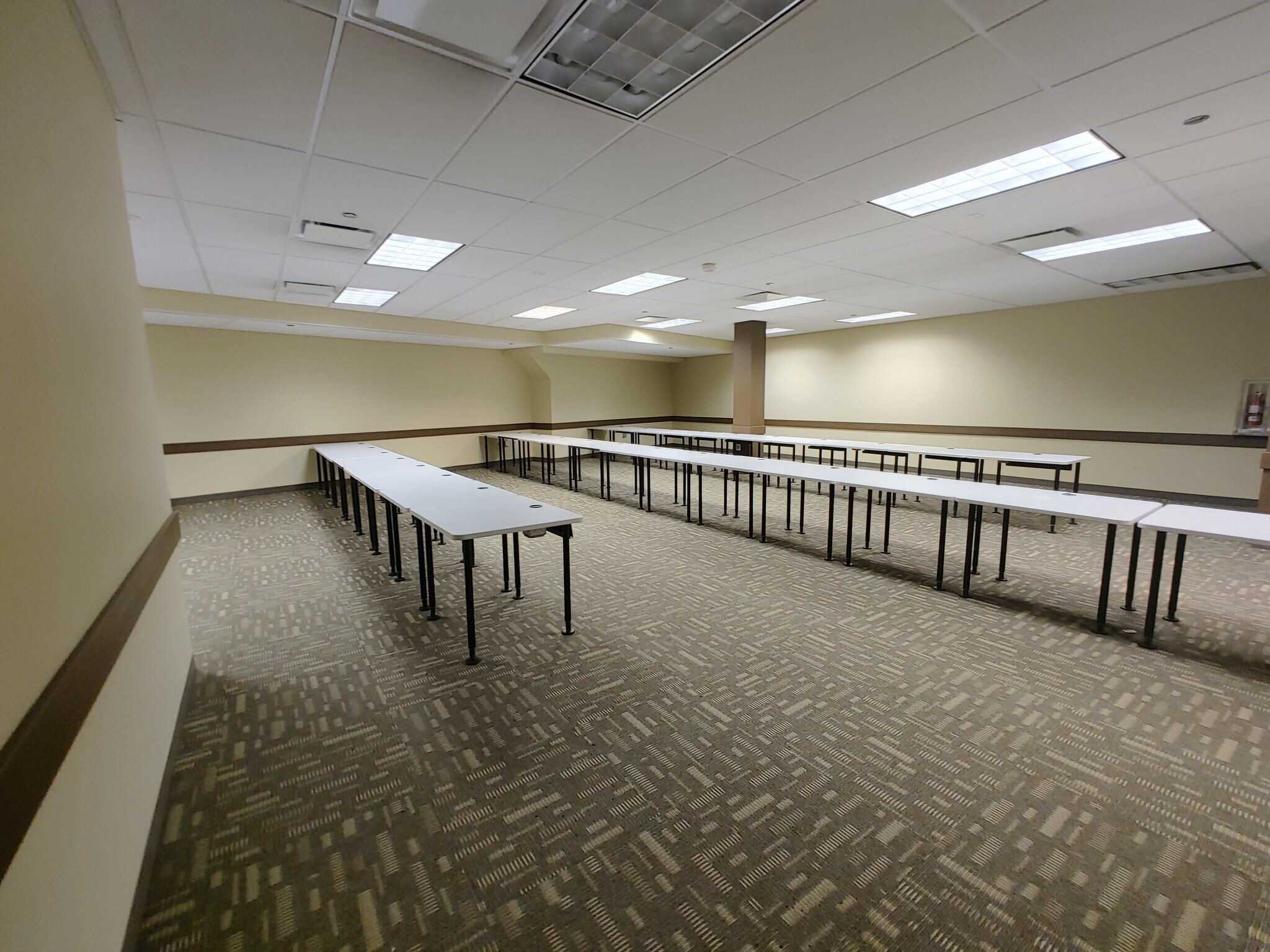 2828 N Clark St, Chicago, IL for lease Interior Photo- Image 1 of 10