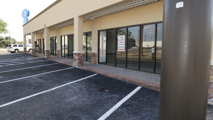 6734 Larkwood Dr, Houston, TX for lease Building Photo- Image 1 of 31