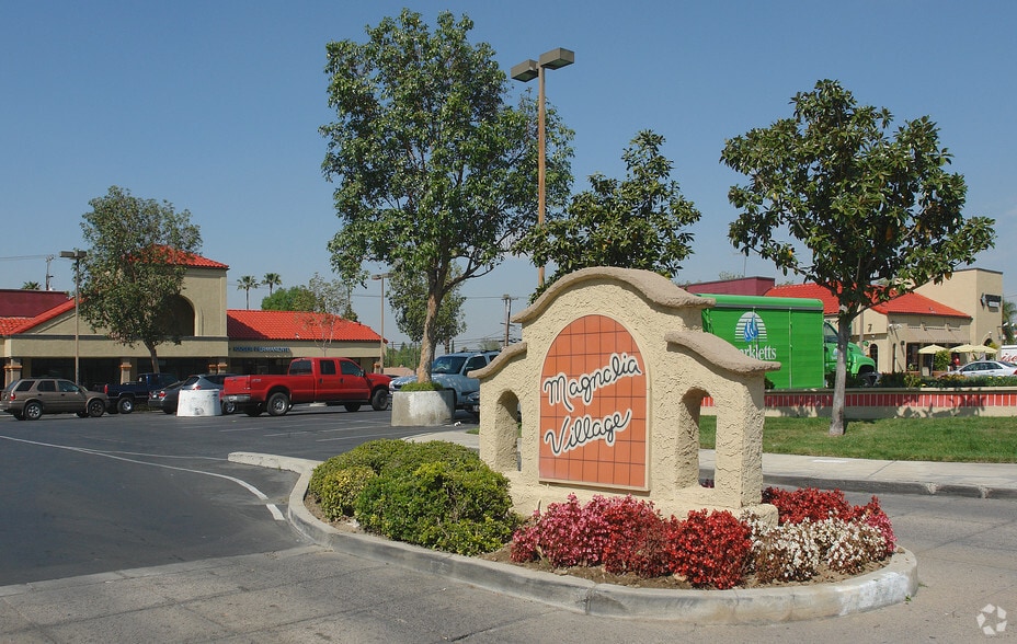 10901-10995 Magnolia Ave, Riverside, CA for lease - Building Photo - Image 2 of 3