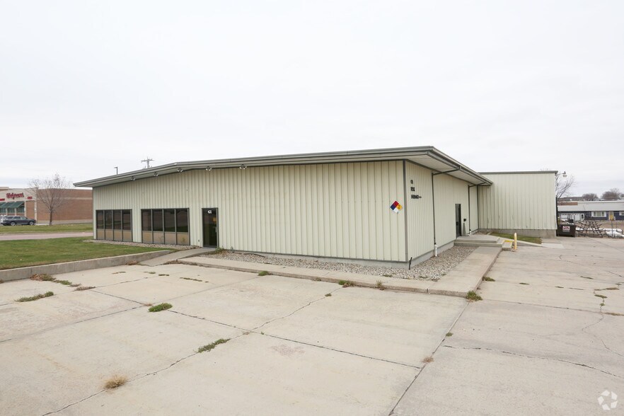 421 E Havens Ave, Mitchell, SD for sale - Building Photo - Image 1 of 1