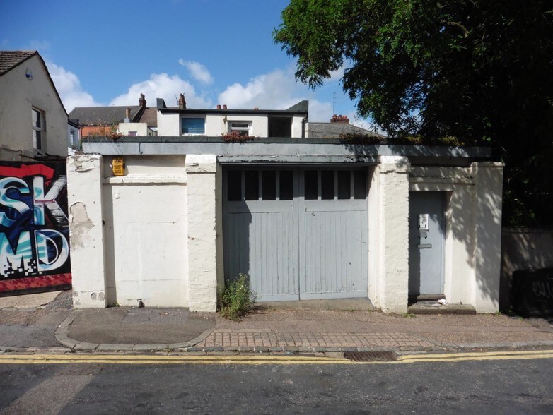 24-25 York Vill, Brighton for lease - Building Photo - Image 2 of 3