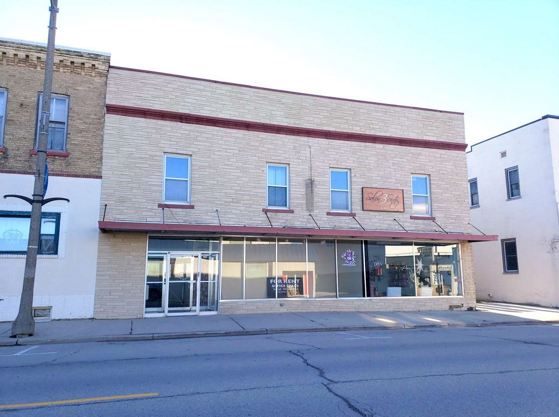 110 S Main St, Brillion, WI for sale Primary Photo- Image 1 of 1