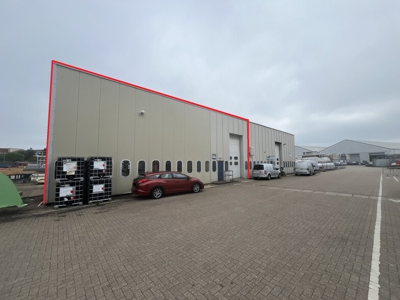 Shore Rd, Southampton for lease - Building Photo - Image 1 of 8