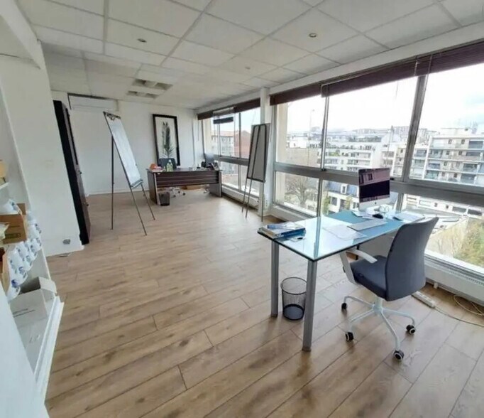 Office in Puteaux for lease - Interior Photo - Image 3 of 4