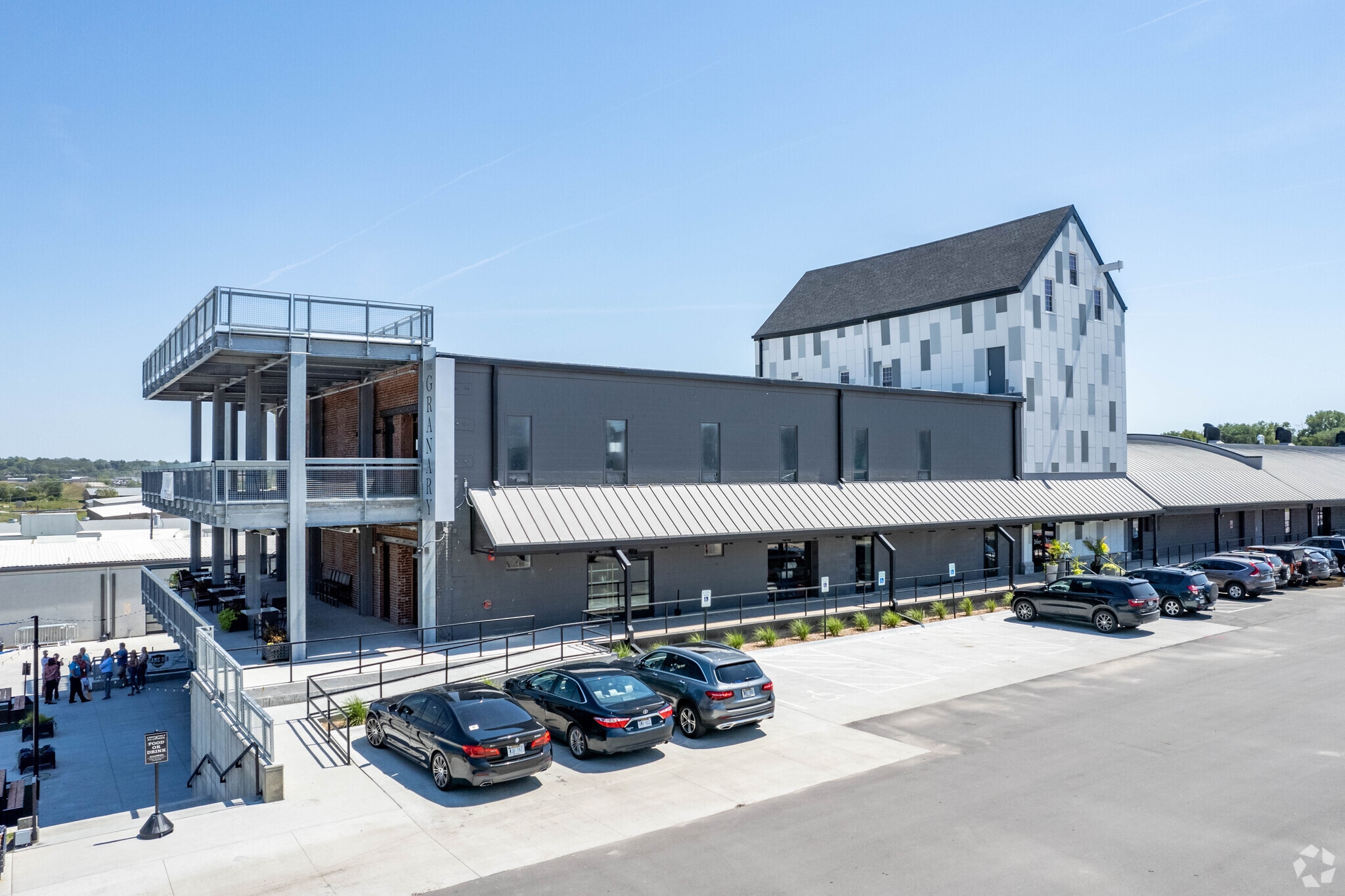 7401 Main St, Omaha, NE for lease Building Photo- Image 1 of 8