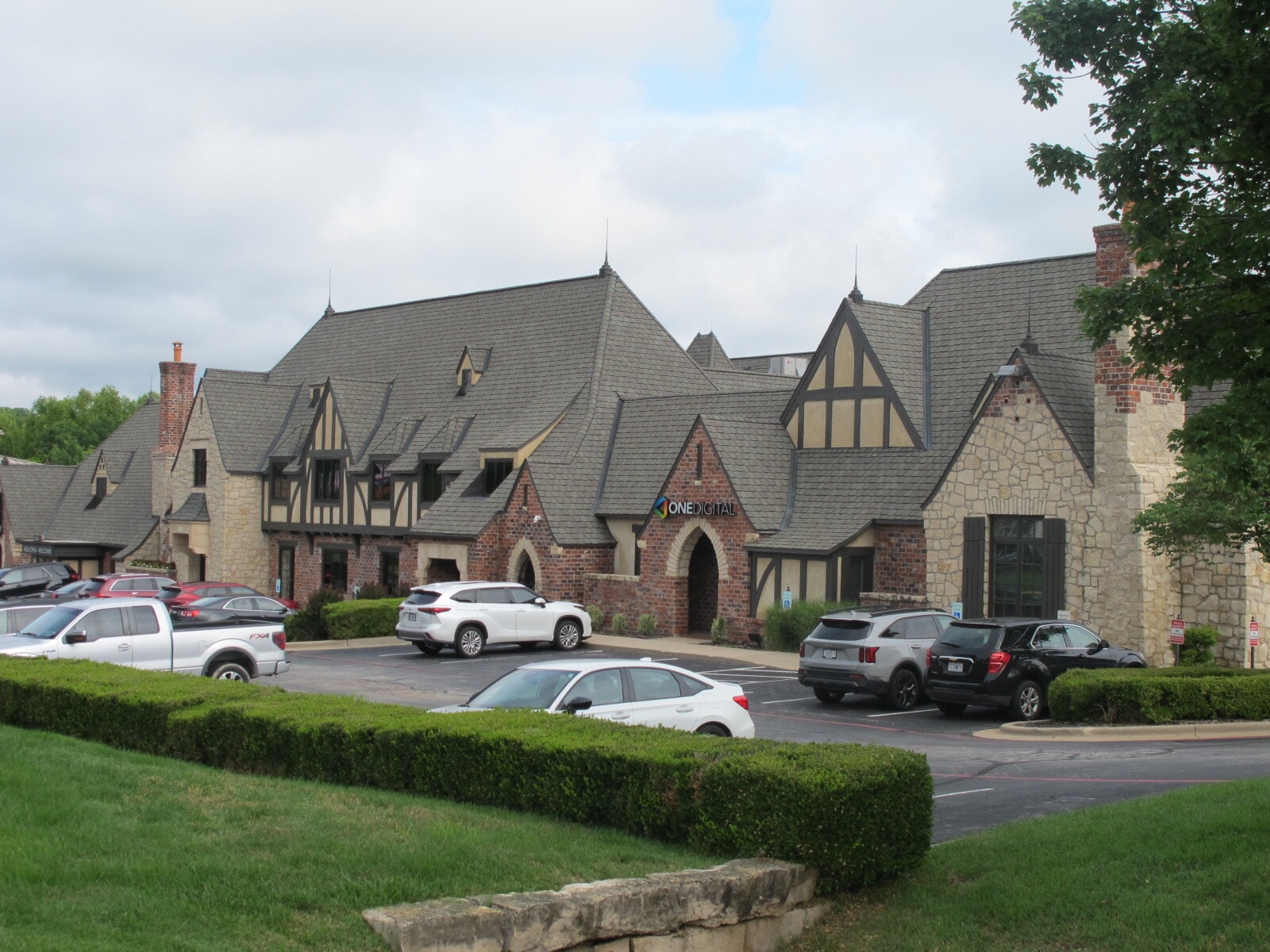 2925 E Battlefield St, Springfield, MO for lease Building Photo- Image 1 of 6