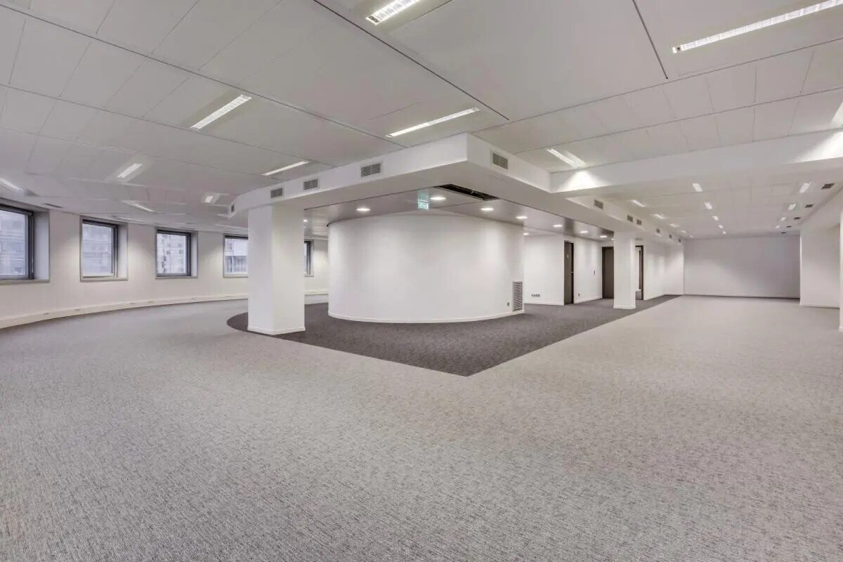 47 Rue Louis Blanc, Courbevoie for lease Interior Photo- Image 1 of 9