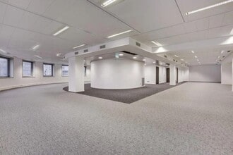 47 Rue Louis Blanc, Courbevoie for lease Interior Photo- Image 1 of 9