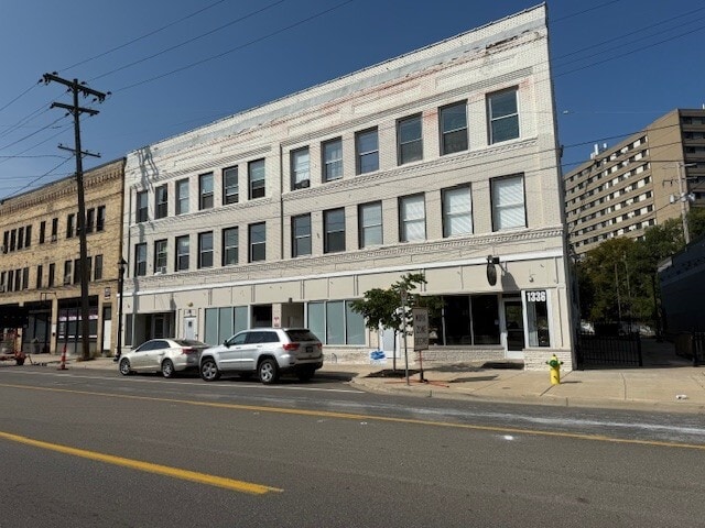 1336-1344 Portage St, Kalamazoo, MI for lease - Building Photo - Image 1 of 2