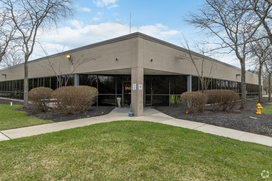 400 Cabot Dr, Hamilton, NJ for lease - Primary Photo - Image 1 of 5