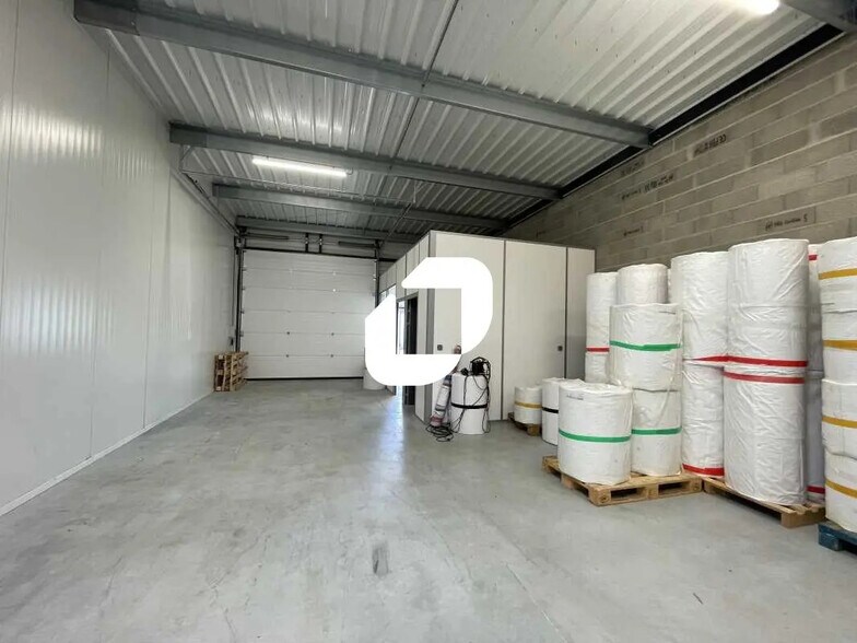 Flex in Saint-Aubin-de-Médoc for lease - Interior Photo - Image 3 of 19