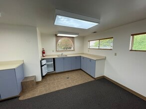 2036 Hornblend St, San Diego, CA for lease Interior Photo- Image 2 of 4
