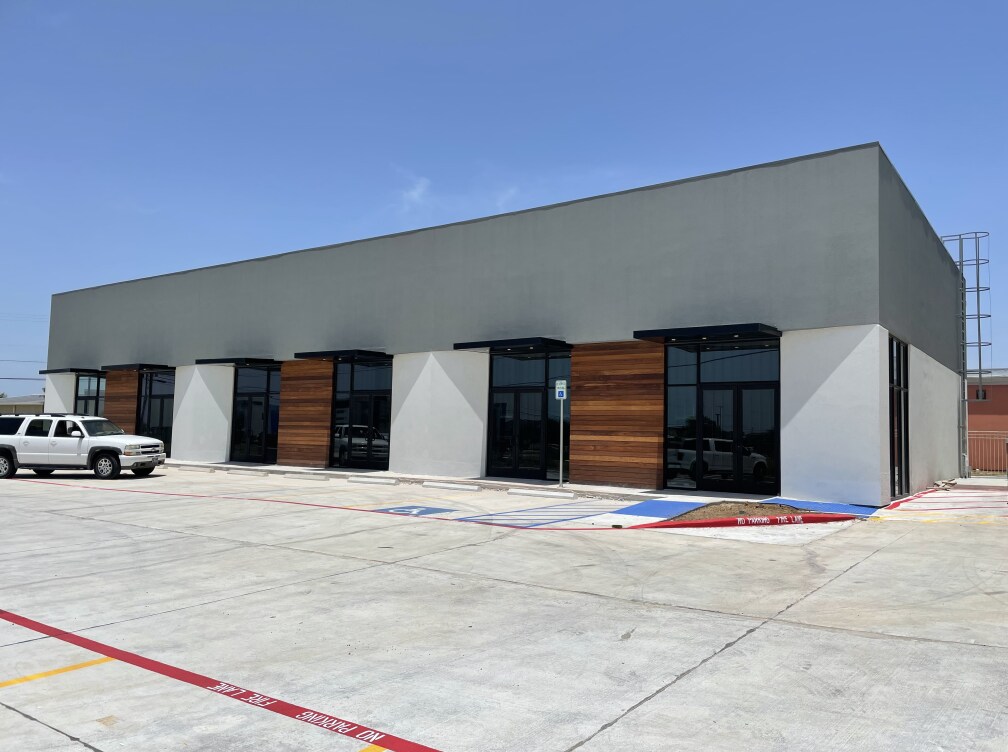 6423 Polaris, Laredo, TX for sale Primary Photo- Image 1 of 1