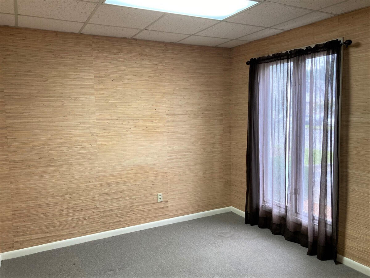 7370 Hodgson Memorial Dr, Savannah, GA 31406