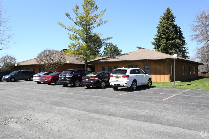 100 Weatheridge Dr, Camillus, NY for sale - Primary Photo - Image 1 of 1