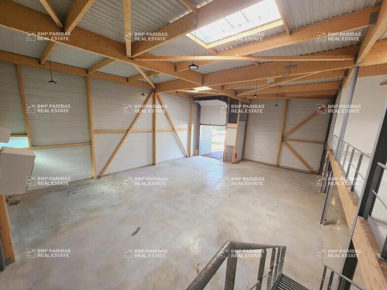 Flex in Chanteloup-en-Brie for sale - Interior Photo - Image 2 of 19