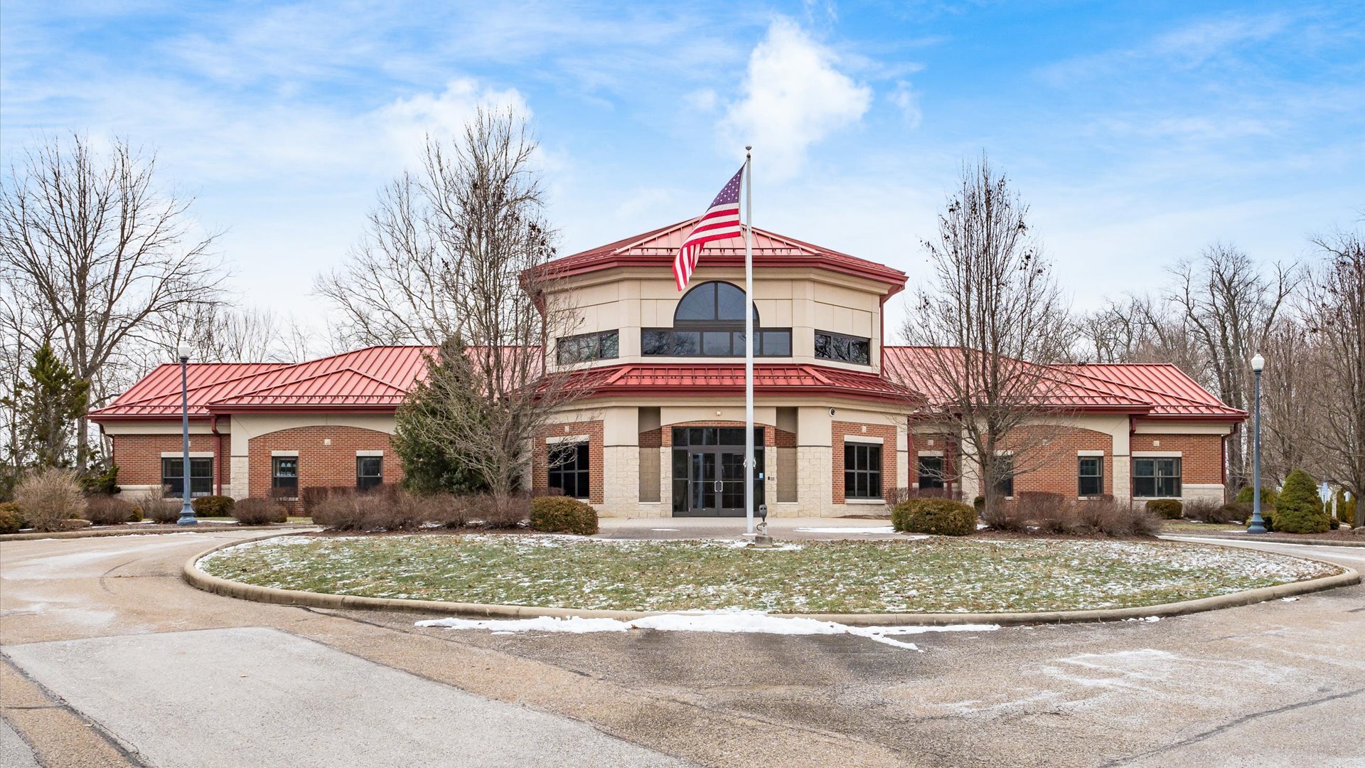 140 S Friendship Dr, New Concord, OH for sale Primary Photo- Image 1 of 49