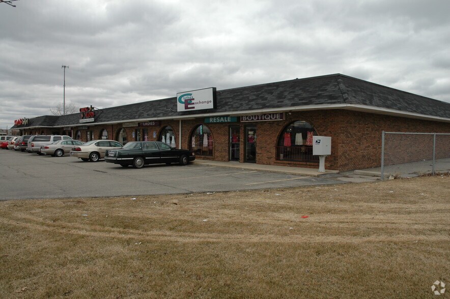 34346-34360 Utica Rd, Fraser, MI for sale - Building Photo - Image 2 of 34