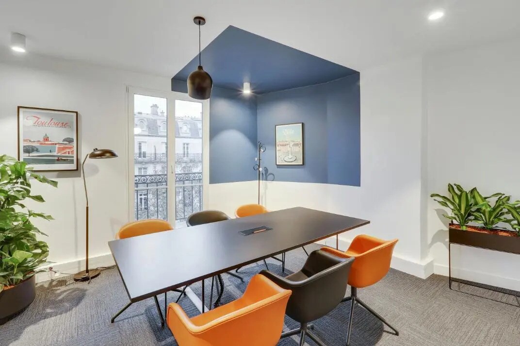 Office in Paris for lease Building Photo- Image 1 of 4